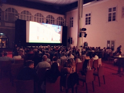 Kino am Schloss im zauberhaften Ambiente des Schlosshofes St. Peter/Au.