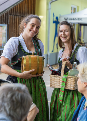 Nigloa Marketenderinnen