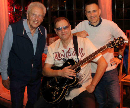 Robert Shumy Trio
