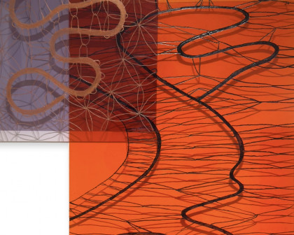 Eva Petrič, KREUZ. Rotes Plexiglas, handgraviert (Ausschnitt)
