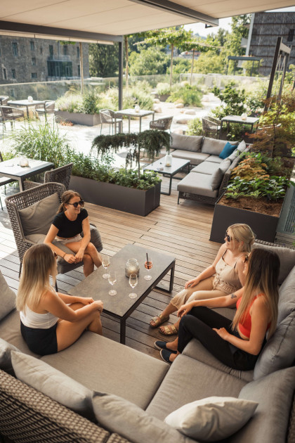 Sundowner Bar
