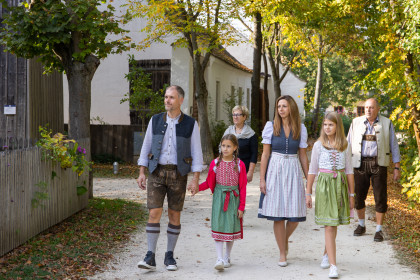 NÖ Dirndlgwandsonntag im Museumsdorf Niedersulz