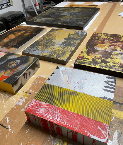 Siebdruck Objekte im Atelier