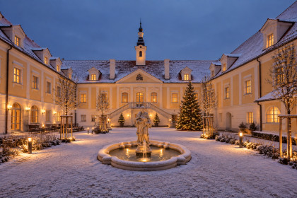 Adventausklang im Schlosshof im Hotel Schloss Haindorf