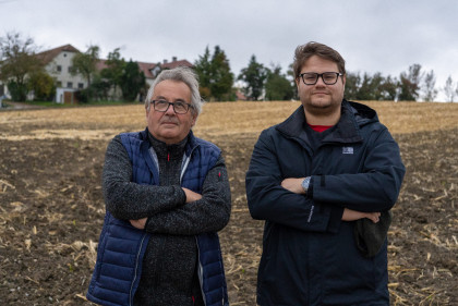 Johann Rotheneder und Lukas Kalteis rollen die Geschichte des Ortes von der Römerzeit bis heute auf.