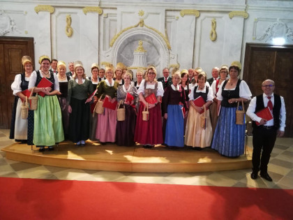 Chor der Wachauer Trachtengruppe Dürnstein
