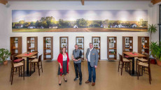 Am Weingut Zöchmann