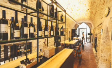 Vinothek im WeinStein