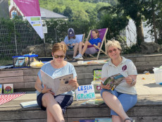 Lesen im Grünen am Hauptplatz