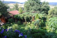 Hausgarten mit Hühnergehege