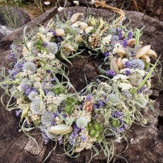 Kranz mit Lavendel, Kugeldisteln, Schafgarbe, Gräsern etc