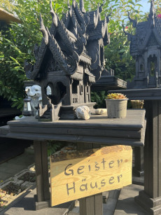 Thailändische Geisterhäuser