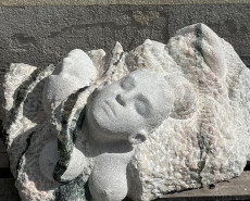 Mädchen im Wellenmeer, Hartensteiner Marmor, 40x60x90cm