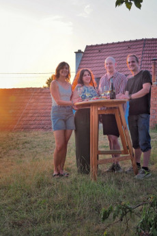 Die Familien Schweiger und Gutman bitten zum Pop up-Heurigen.