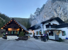 Wasserfallhütte