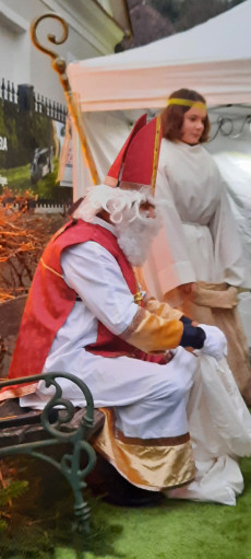Nikolaus erzählt Geschichten