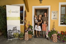 Die Familie Oßberger freut sich auf Ihren Besuch!